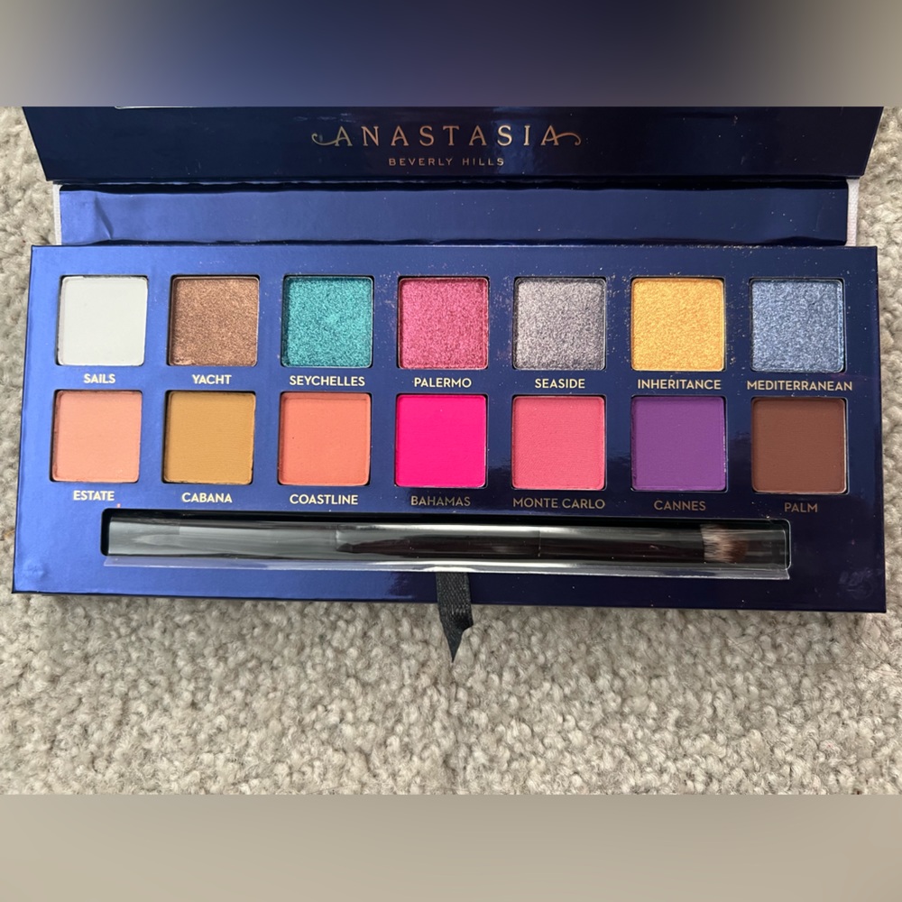 NWT Anastasia Beverly Hills Riviera Eye Shadow Palette